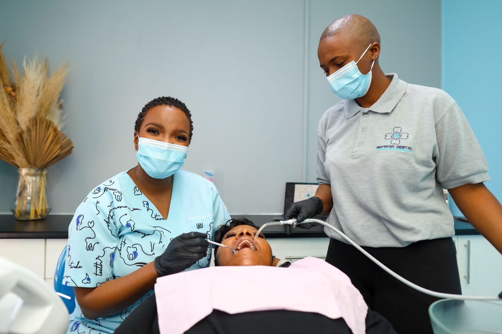 A routine appointment underway at Refresh Dental on River Road